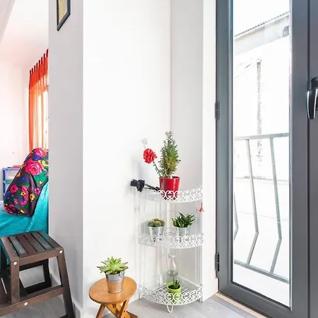 Modern Eco-studio In The Heart Of Old Lägenhet Lisboa